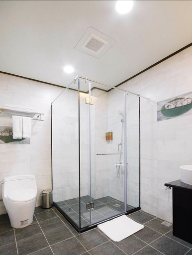 Bathroom 4, The Deer, Nantou