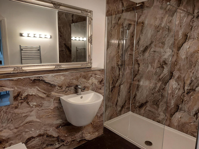 Bathroom 4, Grains Bar, Oldham
