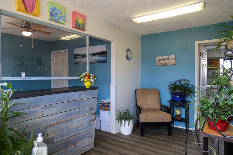 Public Area 3, Richter Pass Beach Resort, Okanagan-Similkameen