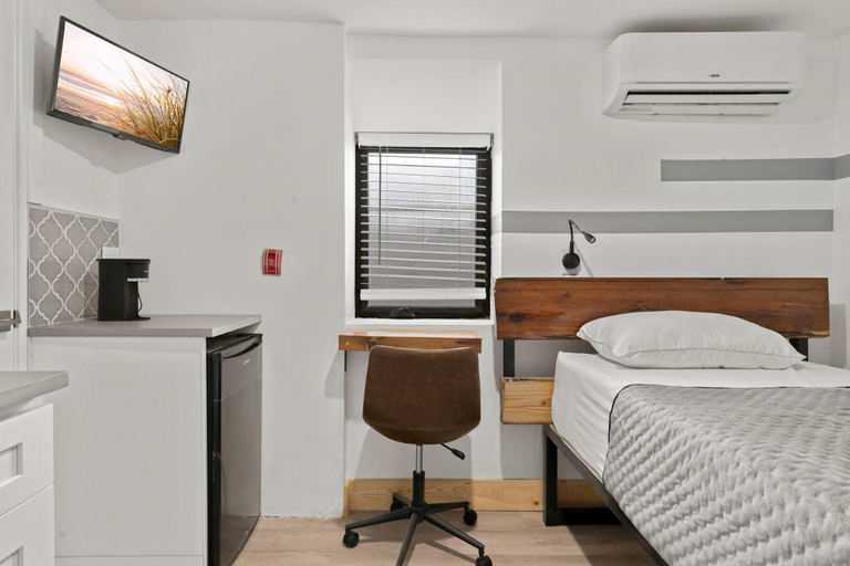 Room 3, Goodseed Suites Philadelphia Center, Philadelphia