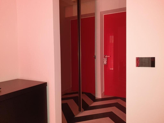 Bedroom 5, The White Lodge, Napoli
