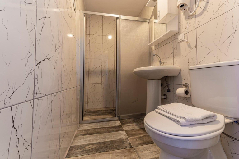 Bathroom 5, Tema Lara Apart, Antalya
