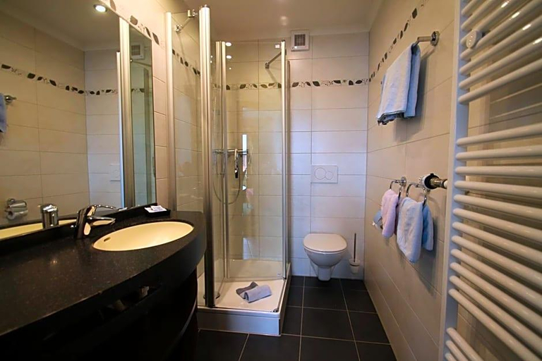 Bathroom 5, Krone, Berchtesgadener Land