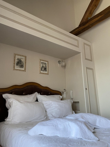 Room 2, Chateau Laroche-Ploquin, Indre-et-Loire