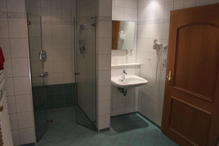 Bathroom 3, Pension Zur Grünen Eiche, Saalfeld-Rudolstadt