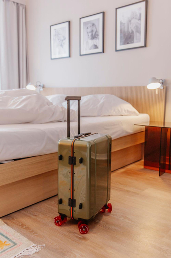 Room 2, Lux, München
