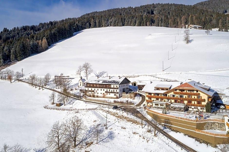 Exterior & Views 2, Berghotel Schopfenhof, Bolzano