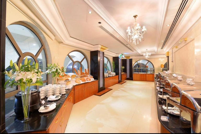Restaurant 4, Jewar Al Saqefah Hotel, Al Madinah Al Munawwarah