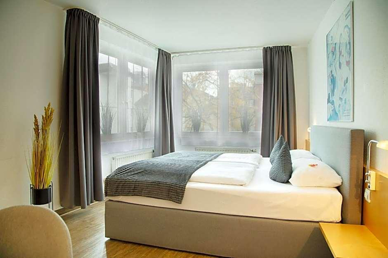 Bedroom 1, Hogh Heilbronn, Heilbronn