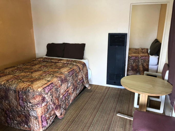 Bedroom 2, El Rey Motel, Gila