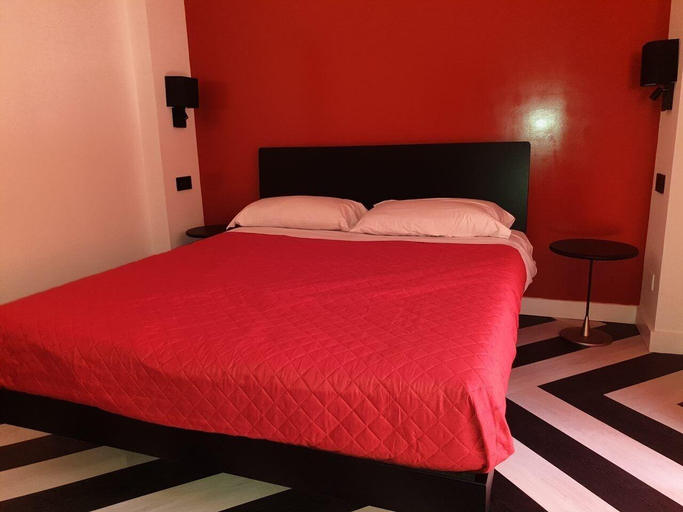 Bedroom 3, The White Lodge, Napoli
