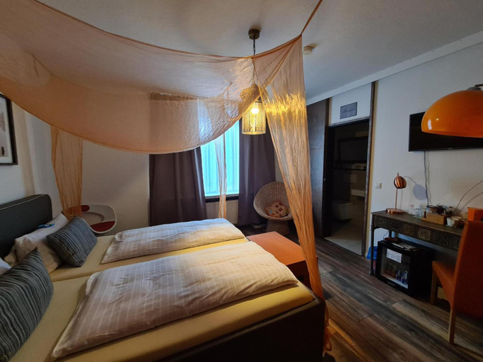 Room 3, Aleppo, Bochum