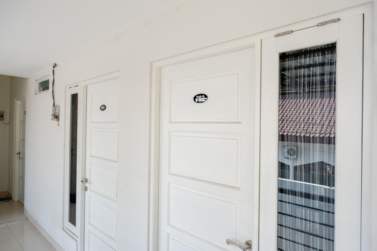 Lobby 2, Formerly RedDoorz Plus Syariah Stasiun Tegal 2, Tegal