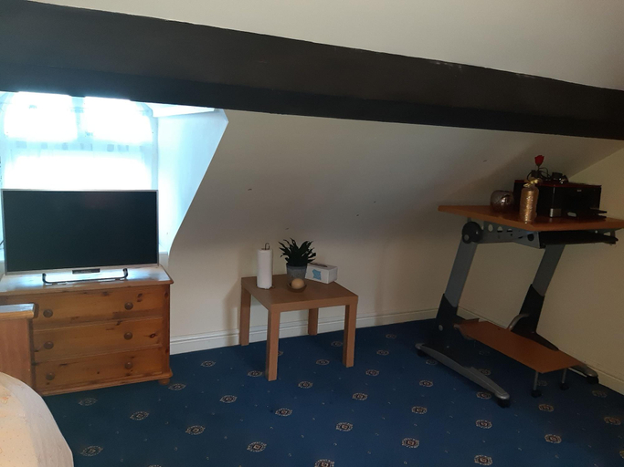 Room 3, Phoenix Guest House, Cumbria