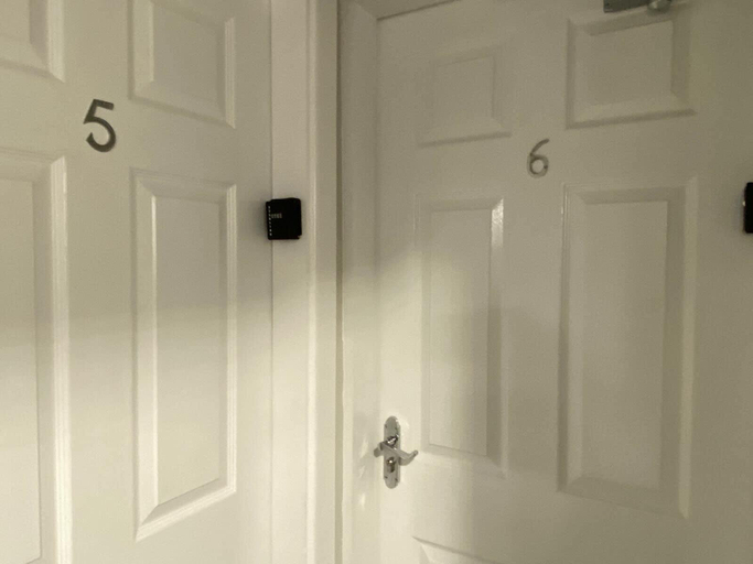 Public Area, Rileys Rooms, Sefton
