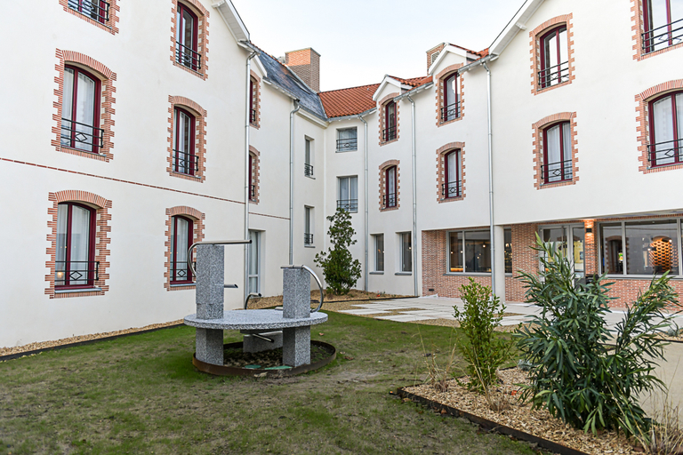 Terrace 2, The Originals Boutique, Hôtel Rivella, Clisson, Loire-Atlantique