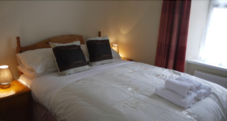 Room 2, Beechwood House, Cornwall