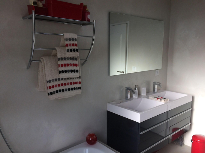 Bathroom 5, Chambres d'hôtes Au Lévrier de Chessy, Seine-et-Marne