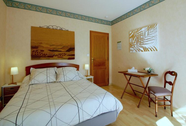 Bedroom 4, Les Anthemis, Gironde
