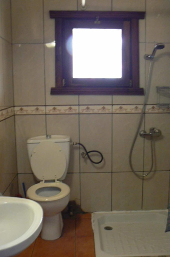 Bathroom 4, Riyan Apartments, Kanifing
