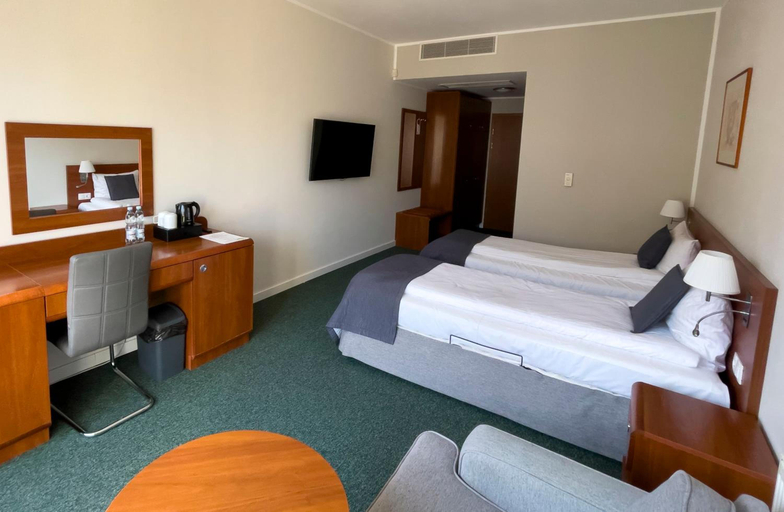 Bedroom 3, Rigga, Puck