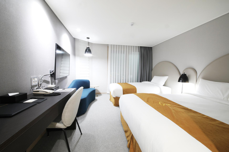 Bedroom 1, Golden Tulip Essential Namgang, Jinju
