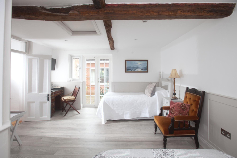 Room 3, The Old House Guesthouse, Wiltshire