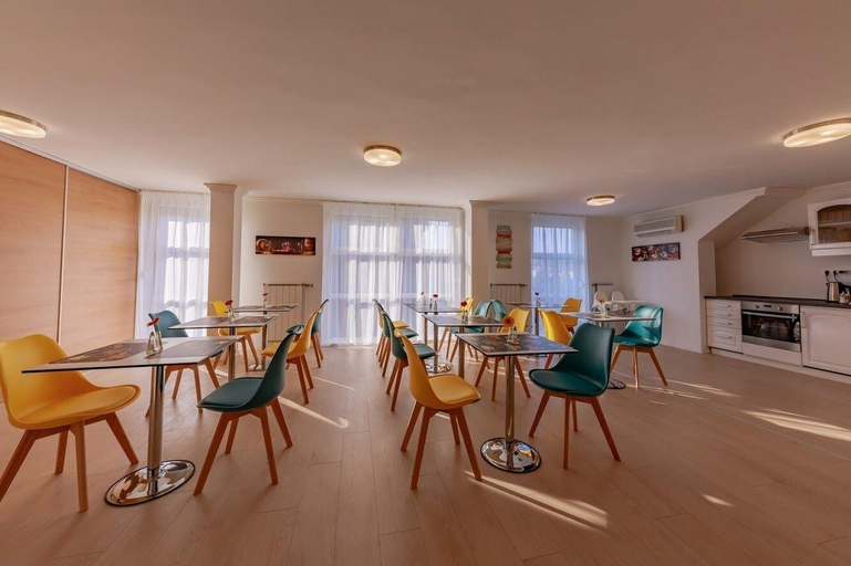 Food & Drinks 5, Christina Residence, Budapesti