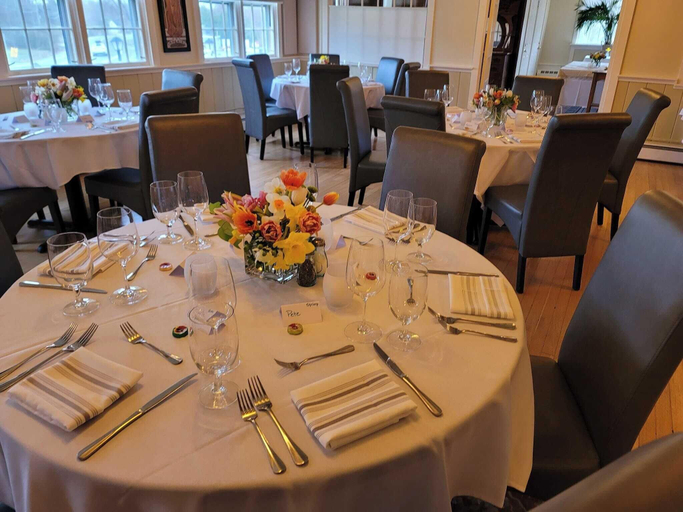 Food & Drinks 5, The General Stanton Inn, Washington