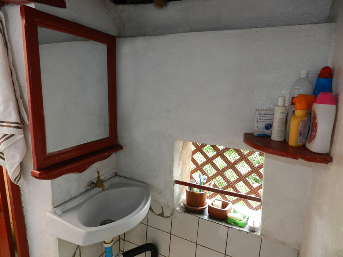 Bathroom 3, Chez Julienne Et Patrick, Haute matsiatra