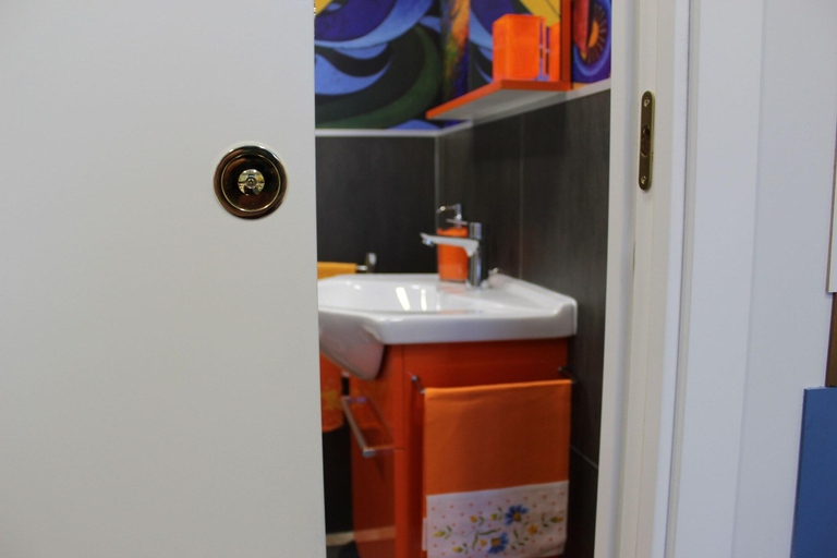Bathroom 5, Nives Bed and Breakfast, Napoli