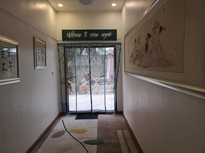 Lobby 3, City Apartment