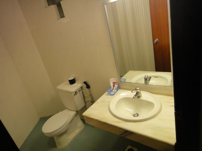 Bathroom 4, Rainbow Garden Hotel, Cameron Highlands