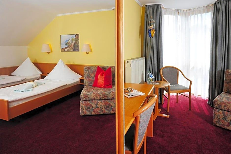 Bedroom 3, Landhotel Plauen Zwoschwitz, Vogtlandkreis