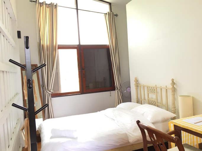 Bedroom 3, Many Trees, Sathorn