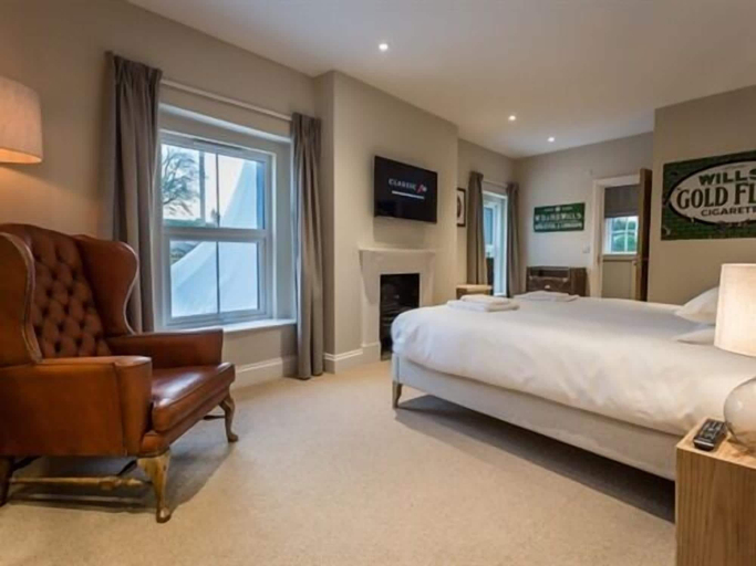 Bedroom 4, The Redan Inn, Somerset