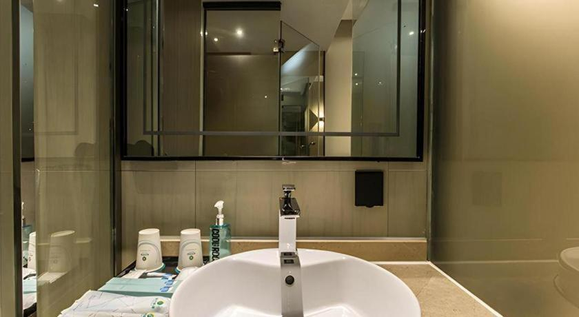 Bathroom 3, City Comfort Inn Guilin Railway Station, Guilin