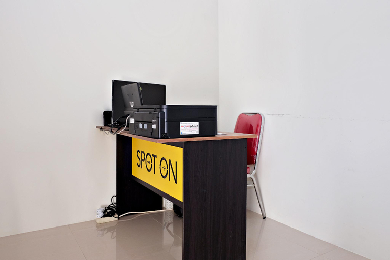 Lobby, RedDoorz Syariah Danesti Homestay Bandara Sultan, Makassar