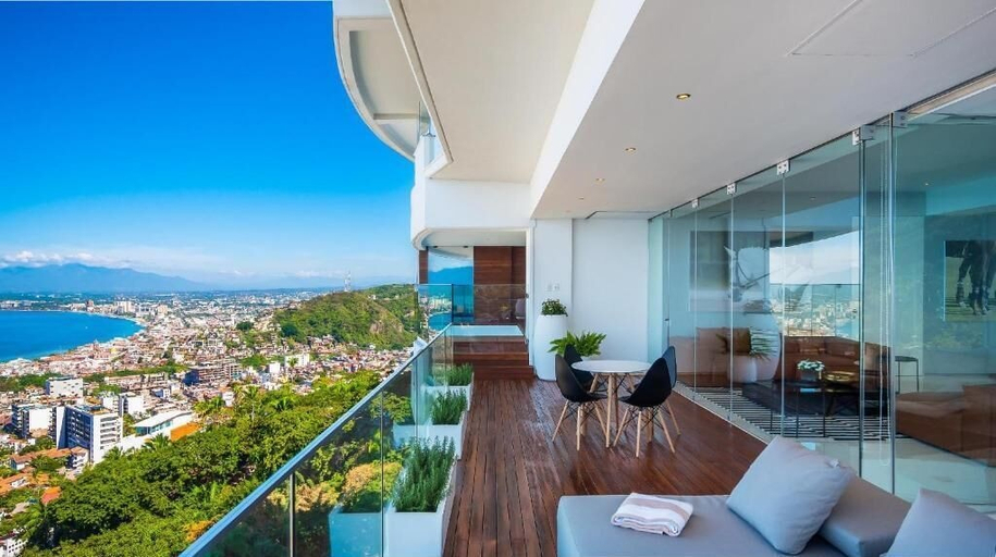 Outdoor dining 3, AlilaHolidays at Avalon Condominiums, Puerto Vallarta