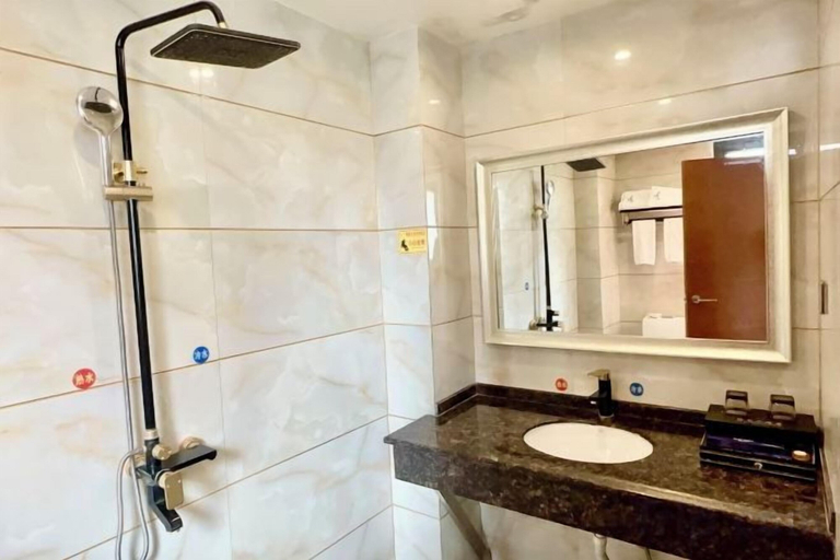 Bathroom, Hedu Hotel, Zhaotong