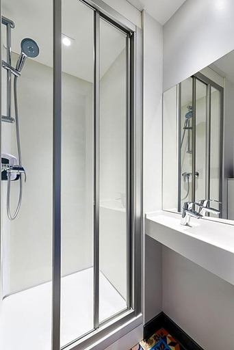 Bathroom 5, hotel F1 Mulhouse Centre Ouest, Haut-Rhin