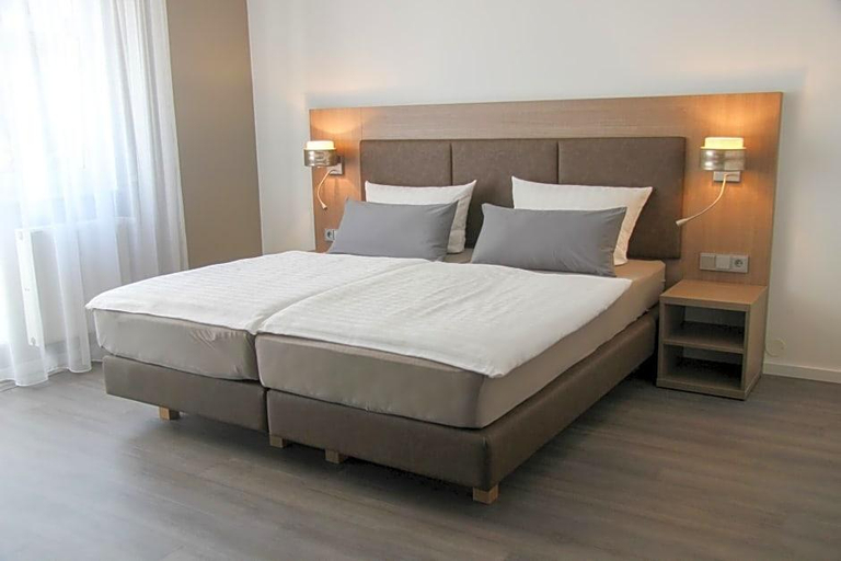 Bedroom 4, Schlossberghotel, Greiz