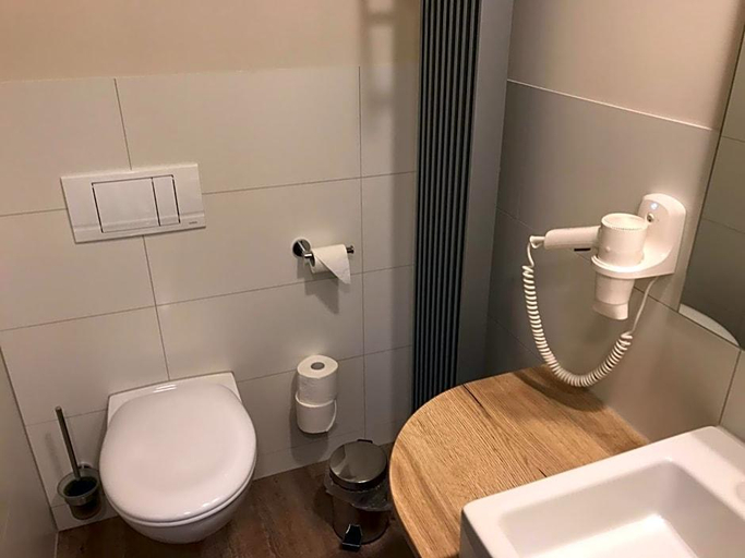 Bathroom 5, Hotel In der Mühle, Zwickau