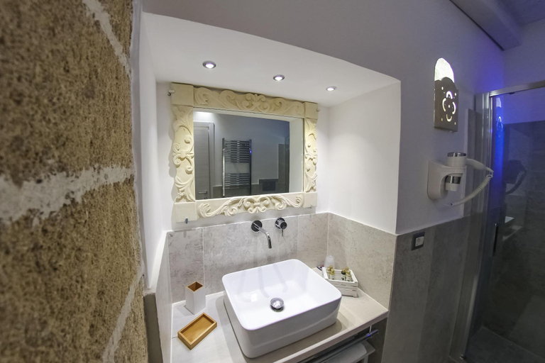 Bathroom 4, Clara Domus, Lecce