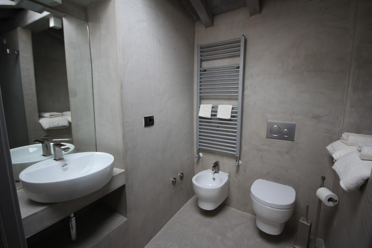 Bathroom 3, Dimora Carducci, Lucca