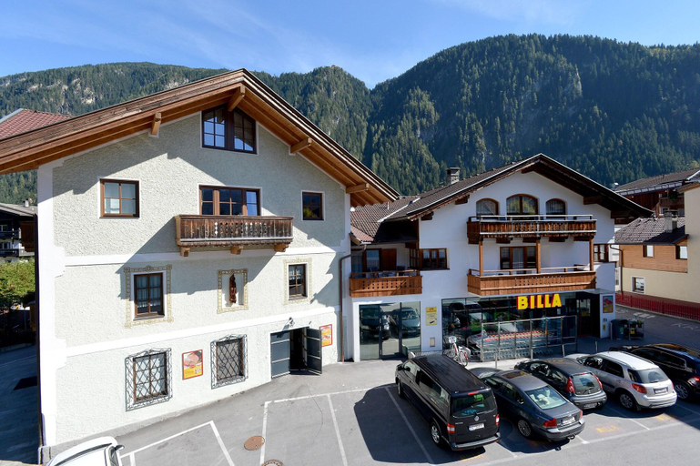 General view 1, Garni Postschlössl, Schwaz