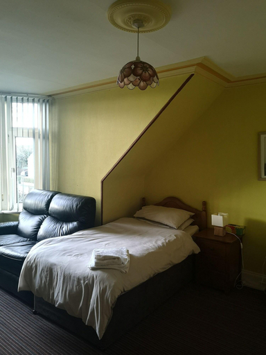 Room 5, Granville guest house, Aberdeen