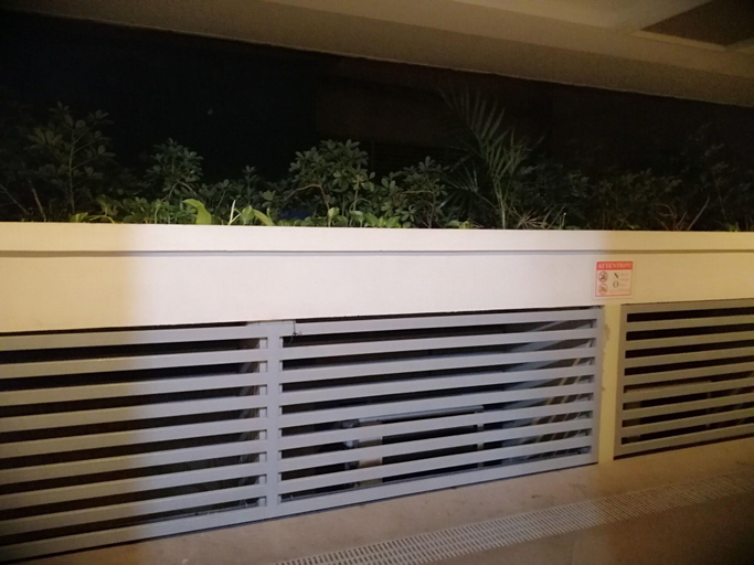 Public Area 2, Henry's Newport, Pasay City