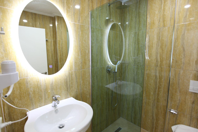 Bathroom 3, Nika Hotel, Sarandës