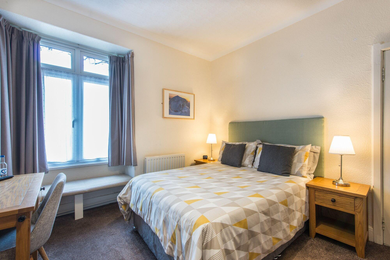 Room 5, Tudor Lodge, Gwynedd